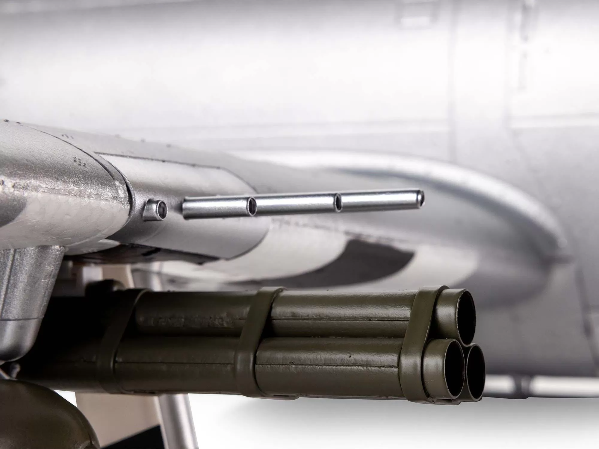 E-Flite P-47 Razorback 1.2m PNP A-EFL08475 6 E-Flite P-47 Razorback 1.2m PNP A-EFL08475 - Image 4